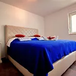 Apartament Sandy *